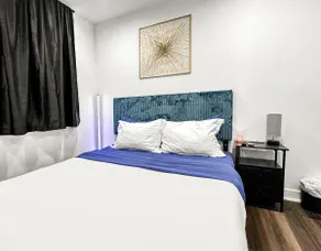 Galactic Getaway | 2BD for 5 Near City & Airport - Image 2