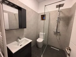 Stadium Side Rooms - Image 5
