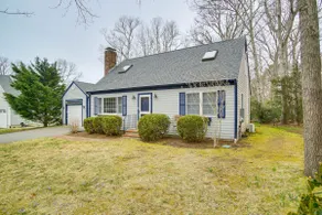 Cape Cod Retreat | 1 Mi to Beach | Sleeps 13 - Image 5