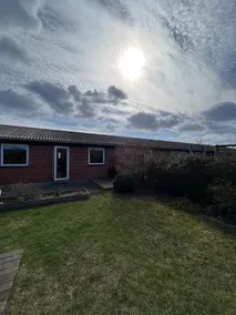 Peaceful Townhouse with Garden Near Beach & Train - Image 2
