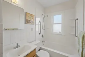 Cozy stay in the heart of Highland. - Image 5