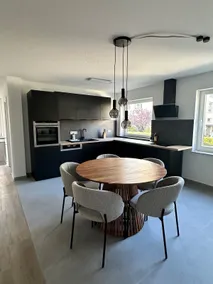 Spacious 3-room apartment with workstation - Image 3