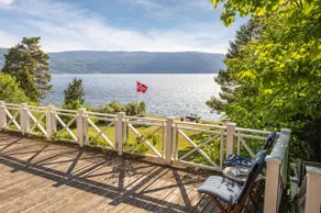 Your peaceful retreat by the water - Image 3