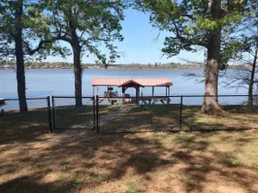 Lakefront Getaway Pet Friendly with Game Room - Image 5