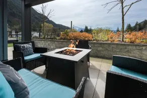 Lake Daze | 2BR + Den w/ Lake & Mtn Views! - Image 3