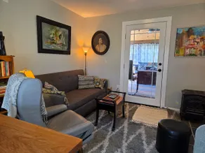 Cozy Cottage with Private Pool & Hot tub - Image 3