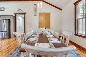 Near Ichetucknee Springs! Renovated Historic Home - Image 3