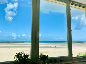 Stylish Apartment with Sea View in Dunkirk - Image 2