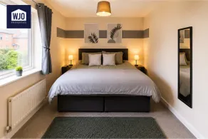 4BR Group Stay | Low Cost | Sleeps 9 Parking X3 - Image 4