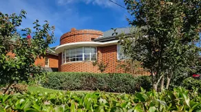 Comeback on Coleman: Sunlit Art Deco Wagga Home - Image 4