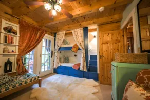The Woodland Suite at Log House Inn - Image 5