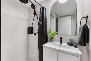 5th Floor Studio Pool & Parking Darlinghurst - Image 5
