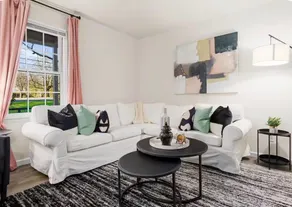 Cozy Luxe 2B w/Hot Tub Close to Uptown - Image 4