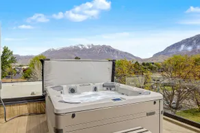 The Cherry Hill House | Rooftop Views + Hot Tub - Image 5