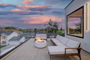 The Cherry Hill House | Rooftop Views + Hot Tub - Image 4