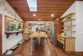 Howard's Hideaway Riverfront Pet Friendly Cabin - Image 4
