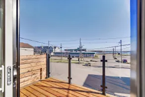 Holman's Harbourview Suite - Image 4