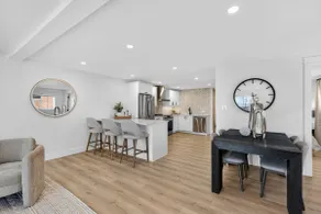 Holman's Harbourview Suite - Image 3