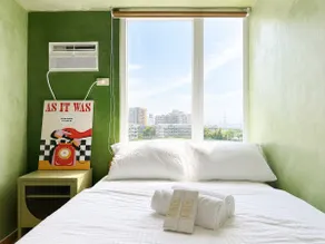 Minimalist Studio @ Anuva near Alabang | Pool | Self Check-in - Image 4