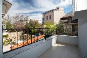 Uralya Balkon. Stone house in the heart of Urla - Image 4