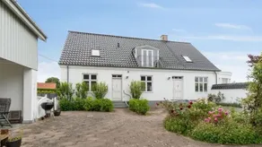 Beautiful main house in a truly idyllic rural setting - Image 4