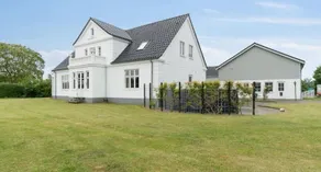 Beautiful main house in a truly idyllic rural setting - Image 2