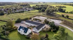 Beautiful main house in a truly idyllic rural setting - Image 5