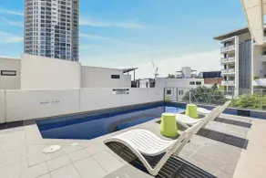 Luxury 2Bed2Bath Apt with Pool, Parking, Gym and Views - Image 5