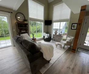Cozy Cabin, Walks to Lake, Kayaks, Hot Tub, Grill - Image 2