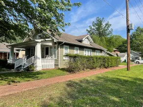 Lakeside Cottage - Image 3