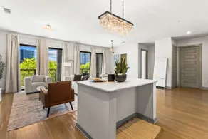 *Luxury Premier suite kingbed & balcony city view* - Image 4