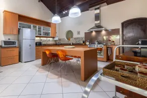 Flamboyant House | 3 Suites with Pool and Garden - Image 4