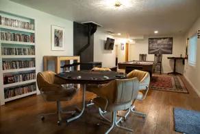 1600+ sq ft & Lg yard| sleeps 8, all the amenities - Image 5