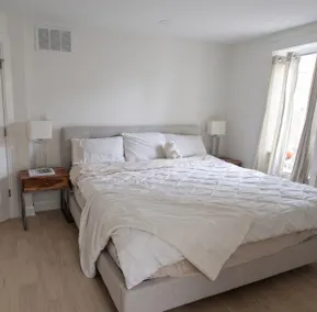 FIFA 2026 Ready: Spacious 4BR Gem Near Geary & BMO - Image 5