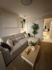 Cozy Bungalow with Tesla Charger & 3 Parking - Image 4
