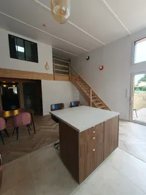 Surf & Sauna Bud House - Image 4