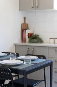 Red Hill 2BR: Parking, Wi-Fi, Shops & Café nearby - Image 5