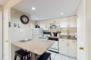 Cozy Studio Loft with 2 Baths Next to Slopes - Image 2