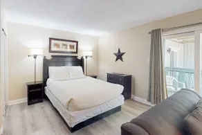 Cozy Studio Loft with 2 Baths Next to Slopes - Image 3