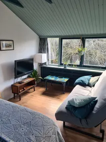 Cozy and bright guesthouse - Image 5