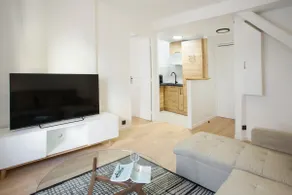 Downtown apartment 6 minutes from the metro - Image 3
