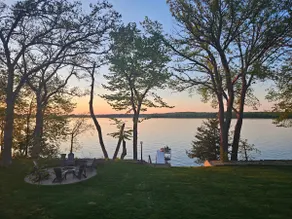NEW * Lakefront Spacious 5 bdrm/Dock/Game Room/Gym - Image 2