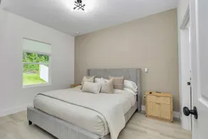 Cozy home near Santos w/ backyard & BBQ grill - Image 3