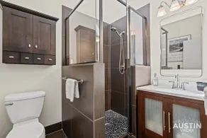 SoCo Hideaway - King Comfort Near Lady Bird Lake! - Image 3