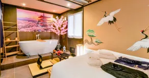 Ryokan Suite Mount Fuji - Waterfall Shower - Movie Theater - Image 5
