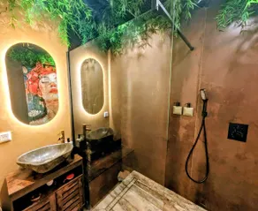 Ryokan Suite Mount Fuji - Waterfall Shower - Movie Theater - Image 2