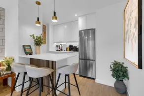 La Galerie Luxe | 1 Bedroom | King Bed & Parking - Image 3