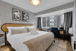 La Galerie Luxe | 1 Bedroom | King Bed & Parking - Image 5