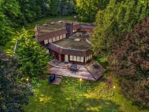 70's Pad Nature Retreat - Image 3