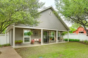 Backyard Bungalow w/ Pool & Country Views - Image 2